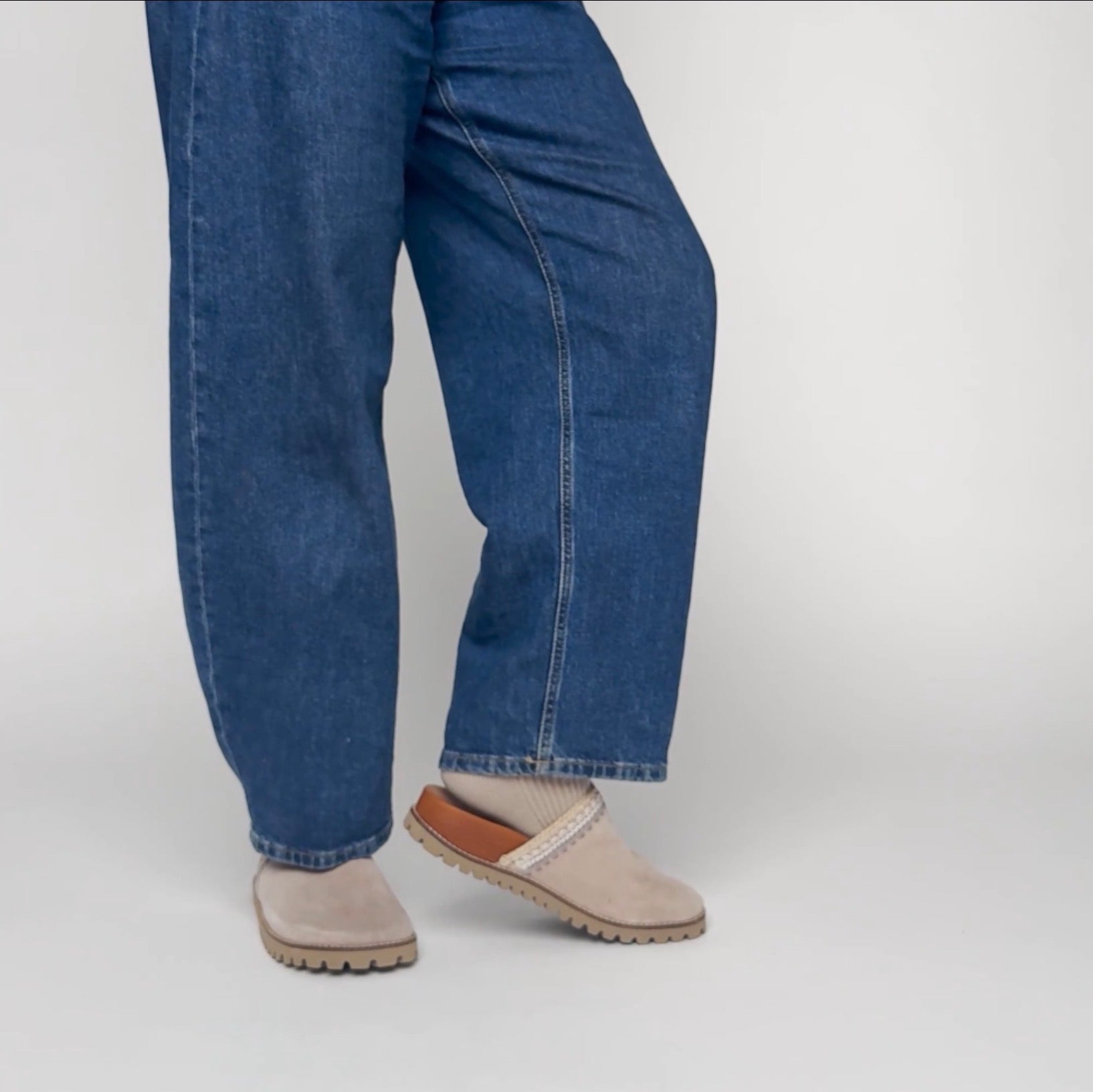 The Sak Bolinas Lug Sole Clog - Leather - Sand Seminyak