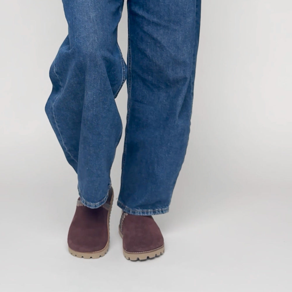 The Sak Bolinas Lug Sole Clog - Leather - Mahogany Seminyak